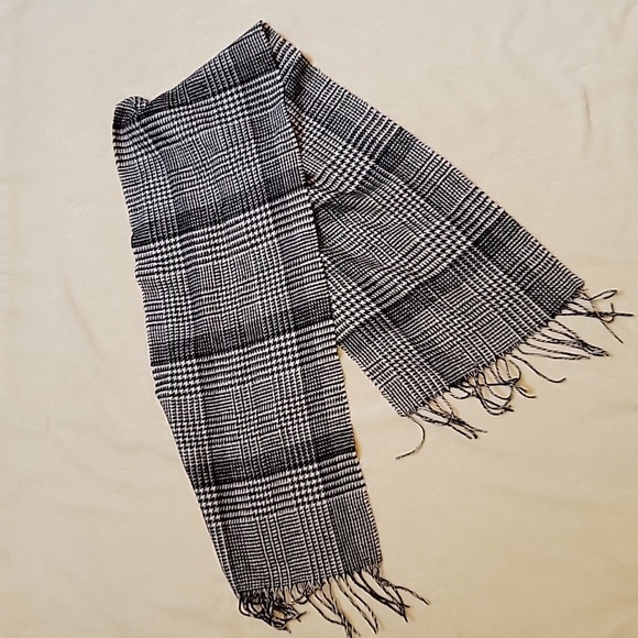 52" Soft Winter Black White Plaid Scarf - Picture 3 of 3